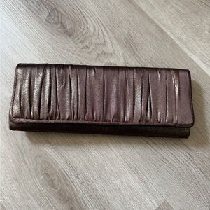 La Regale Metallic Brown Clutch